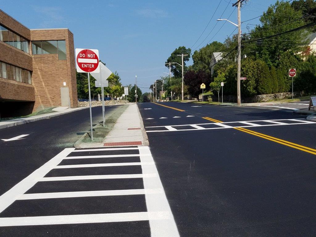 Photo of Melrose Street showing new road markings and extended dropoff area